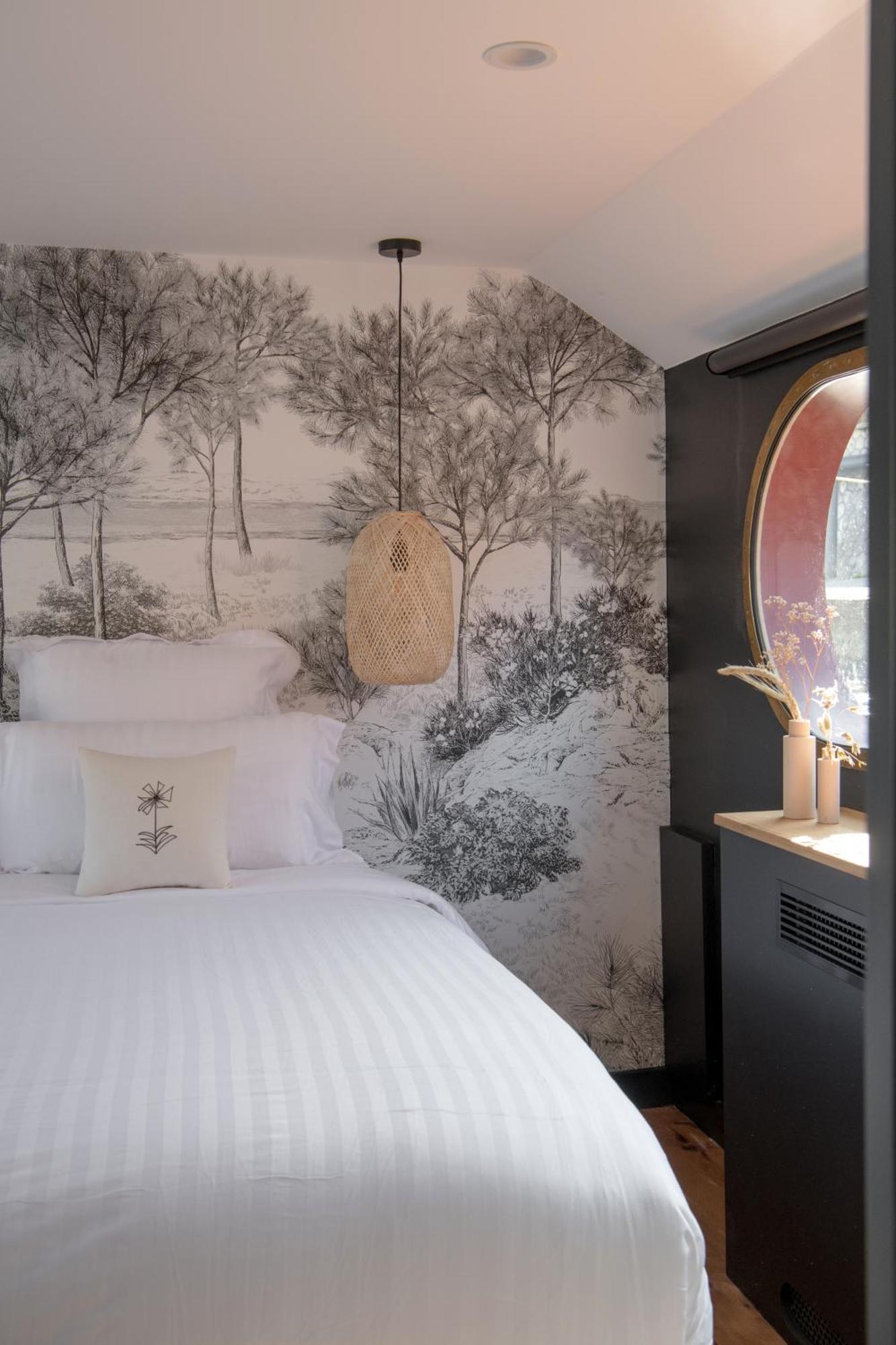 فندق La Peniche - Bed And Bicycle - Tournon المظهر الخارجي الصورة
